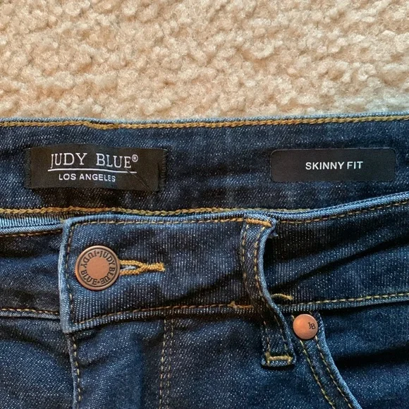 Judy Blue Los Angeles. Skinny Fit. Blue Jeans. Size 14w. - Picture 3 of 16